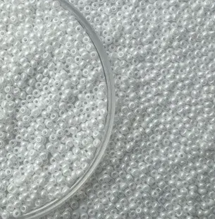 Mărgele Preciosa 10/0 cod 46102 alb lucios ambalaj angro, perlă, ideale pentru broderii mari și ateliere handmade.