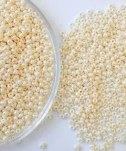 Mărgele Preciosa 10/0 cod 46113 bej lucios ambalaj angro, perlă, ideale pentru broderii mari și ateliere handmade.