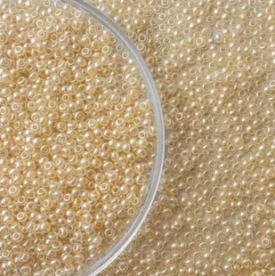 Mărgele Preciosa 10/0 cod 47112 bej lucios ambalaj angro, perlă, ideale pentru broderii mari și ateliere handmade.
