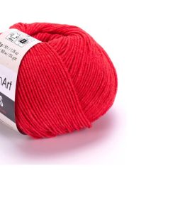 Fir YarnArt Jeans rosu 026, fin și ușor, ideal pentru amigurumi, haine de vară și accesorii handmade.