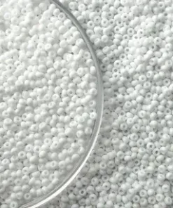 Mărgele Preciosa 10/0 cod 03050 alb lucios ambalaj angro, perlă, ideale pentru broderii mari și ateliere handmade.