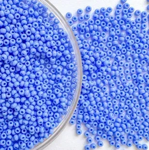 Mărgele Preciosa 10/0 cod 33020 albastru lucios ambalaj angro, perlă, ideale pentru broderii mari și ateliere handmade.